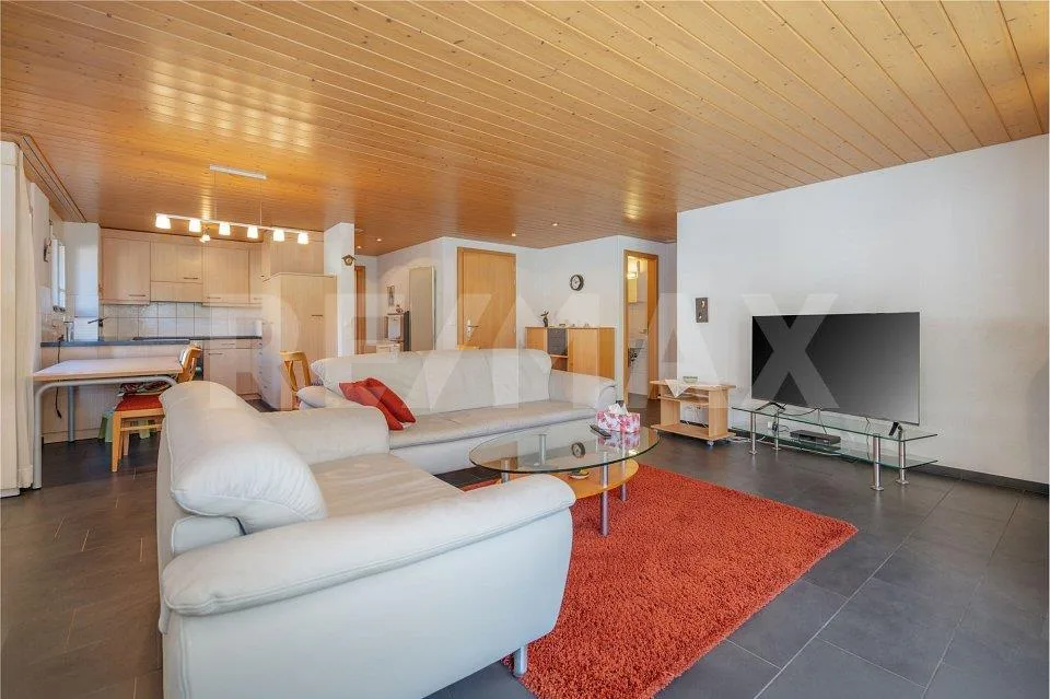 Attraktive 3.5-Zimmer-Parterrewohnung mit Gartenterrasse in Wilderswil – foto 3 di 13