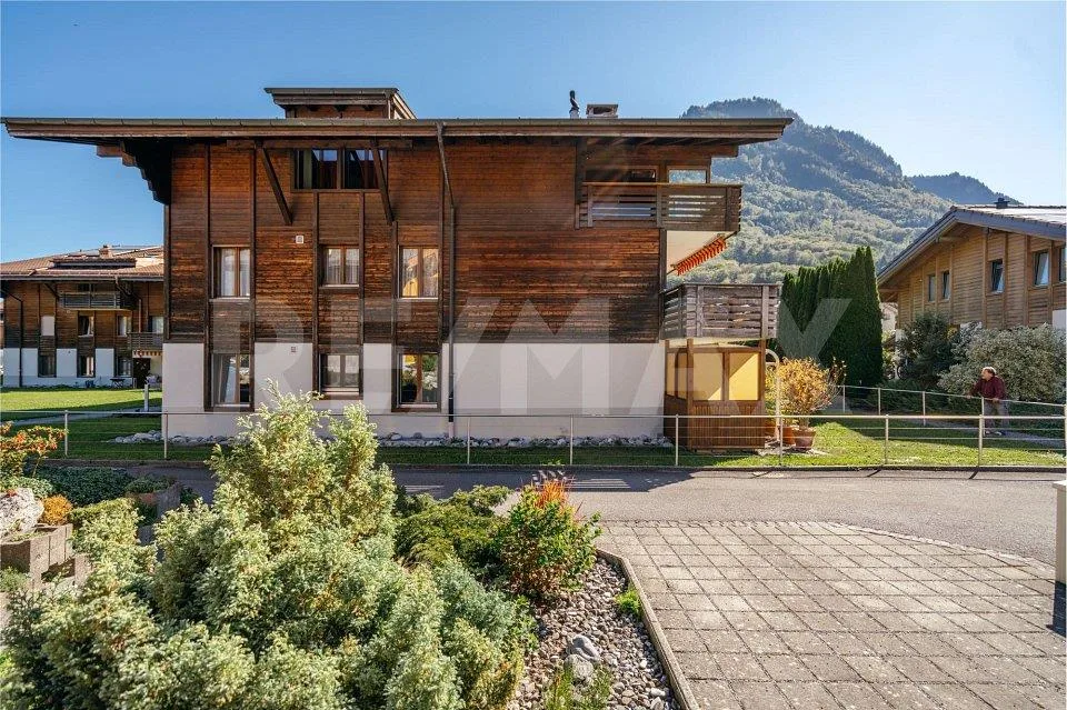 Attraktive 3.5-Zimmer-Parterrewohnung mit Gartenterrasse in Wilderswil – foto 12 di 13