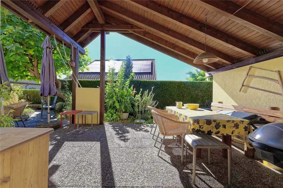 Ampia casa unifamiliare di 7½ stanze con giardino idilliaco – foto 6 di 13