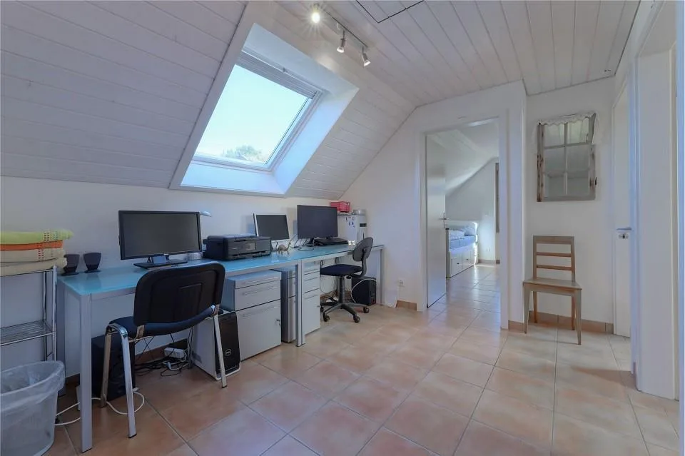 Ampia casa unifamiliare di 7½ stanze con giardino idilliaco – foto 10 di 13