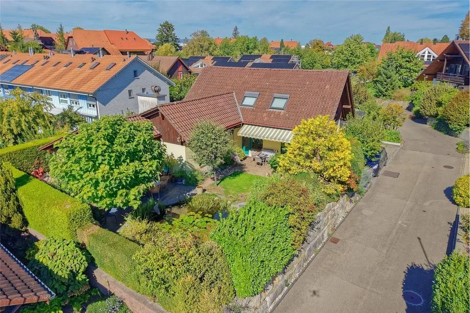 Ampia casa unifamiliare di 7½ stanze con giardino idilliaco – foto 5 di 13