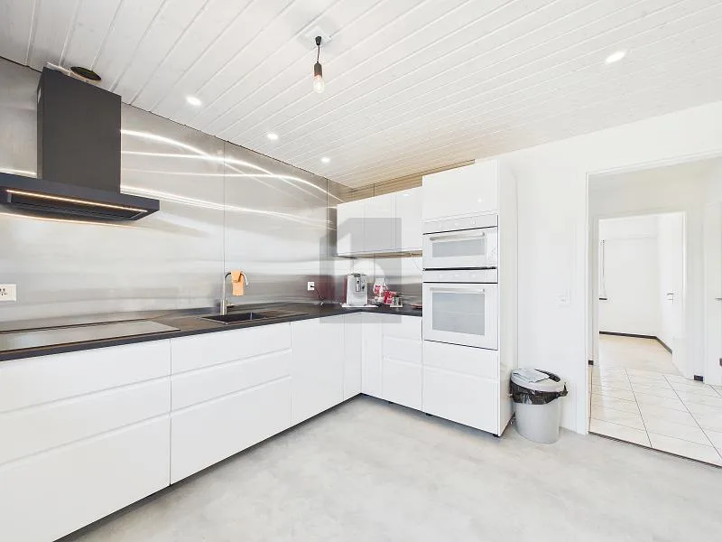 ENERGETISCH SANIERT MIT 1339 M² UMSCHWUNG – Foto 3 von 6