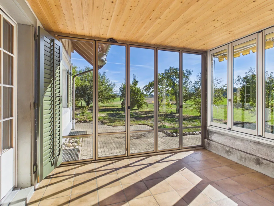 Ampia casa residenziale con un grande spazio circostante in una posizione idilliaca – foto 8 di 19