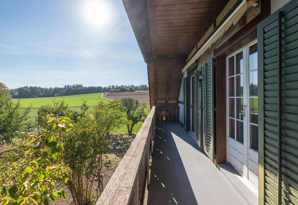 Ampia casa residenziale con un grande spazio circostante in una posizione idilliaca – foto 18 di 19