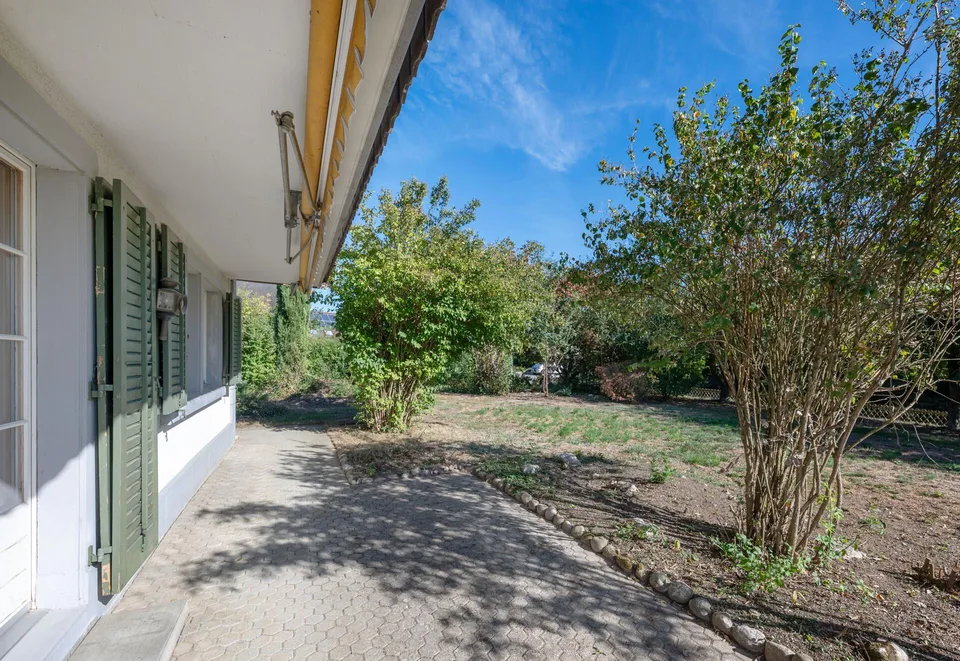 Ampia casa residenziale con un grande spazio circostante in una posizione idilliaca – foto 7 di 19