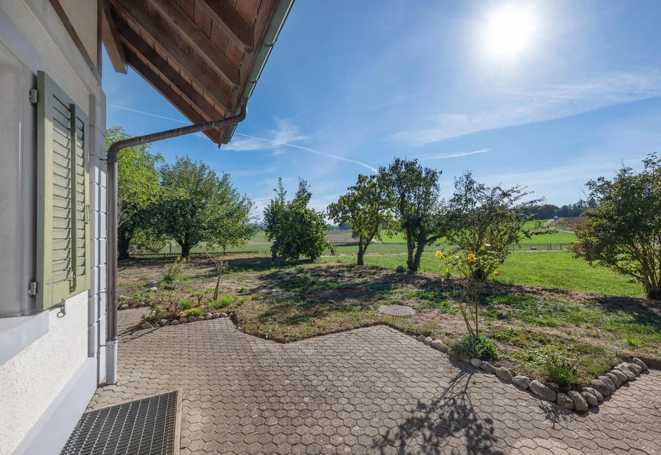 Ampia casa residenziale con un grande spazio circostante in una posizione idilliaca – foto 6 di 19