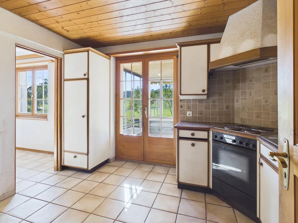 Ampia casa residenziale con un grande spazio circostante in una posizione idilliaca – foto 10 di 19