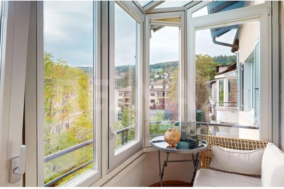 Helles und gemütliches Zuhause mit Balkon, 2.5 Zimmerwohnung – Foto 2 von 12