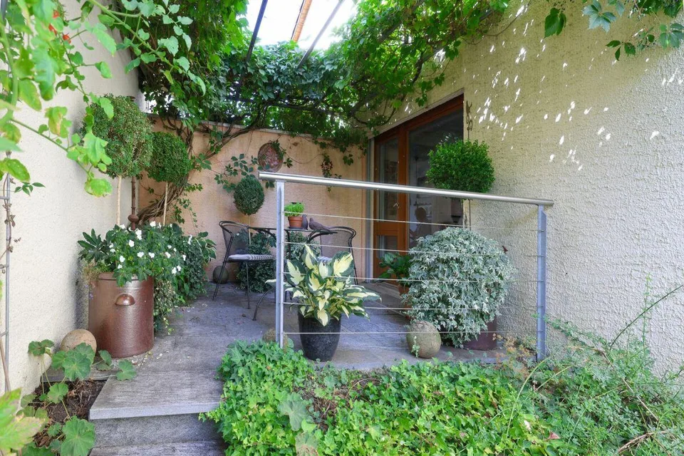 Casa unifamiliare a 5 locali costruita su un lato – foto 10 di 12