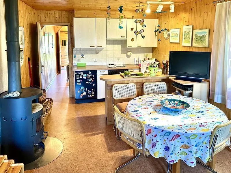 Chalet mit zwei Wohnunen an sehr ruhiger, sonniger Aussichtslage / ... – Foto 3 von 30