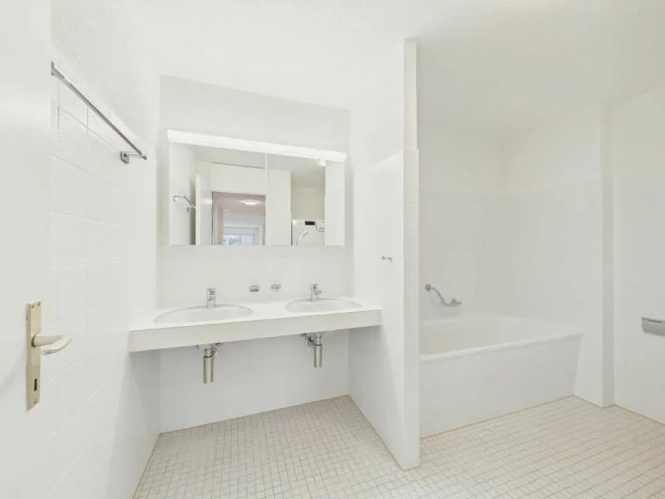 grosse 3.5 Zi-Wohnung mit Balkon – photo 6 sur 12
