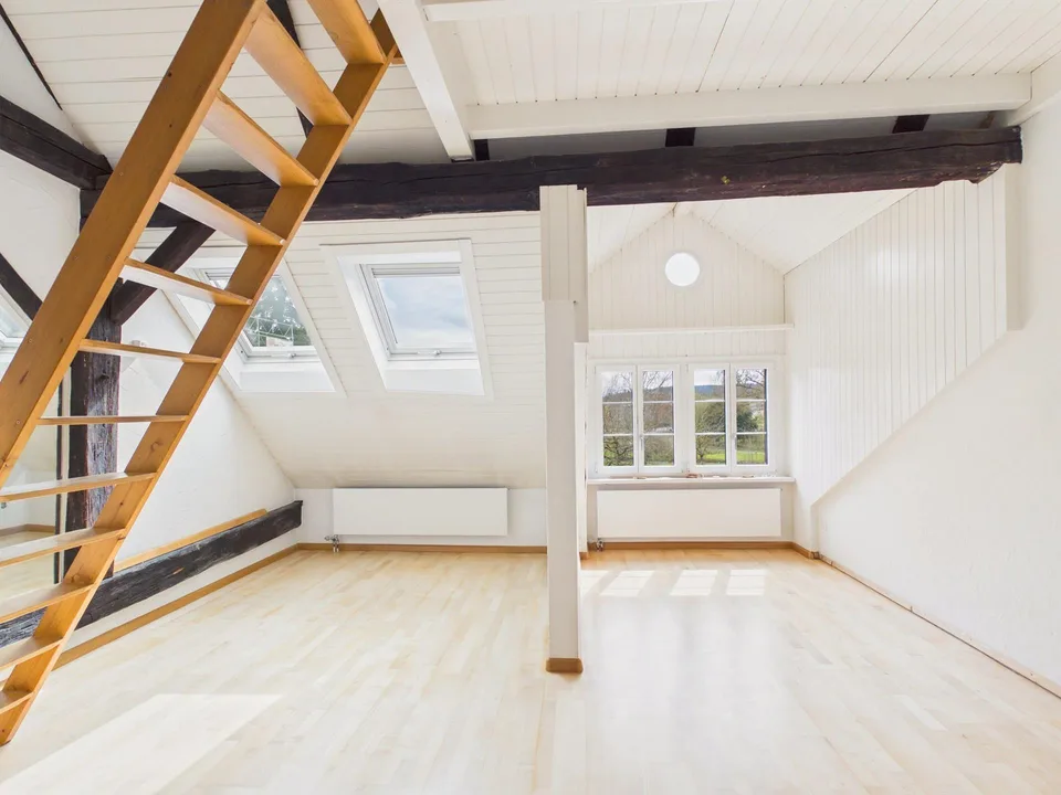 Charmant maison de rangée de 4,5 pièces dans un environnement historique à Mönchaltorf – photo 2 sur 13