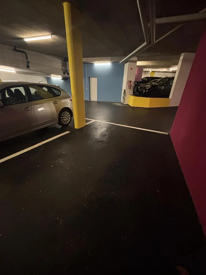 Tiefgaragenplatz im Zentrum vom Wädenswil zu vermieten – photo 3 of 3
