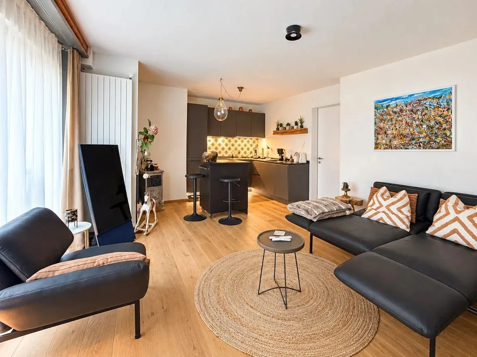 Hochwertige möblierte 2.5-Zimmer-Gartenwohnung an der Beckenhofstrasse in Zürich – Foto 3 von 13