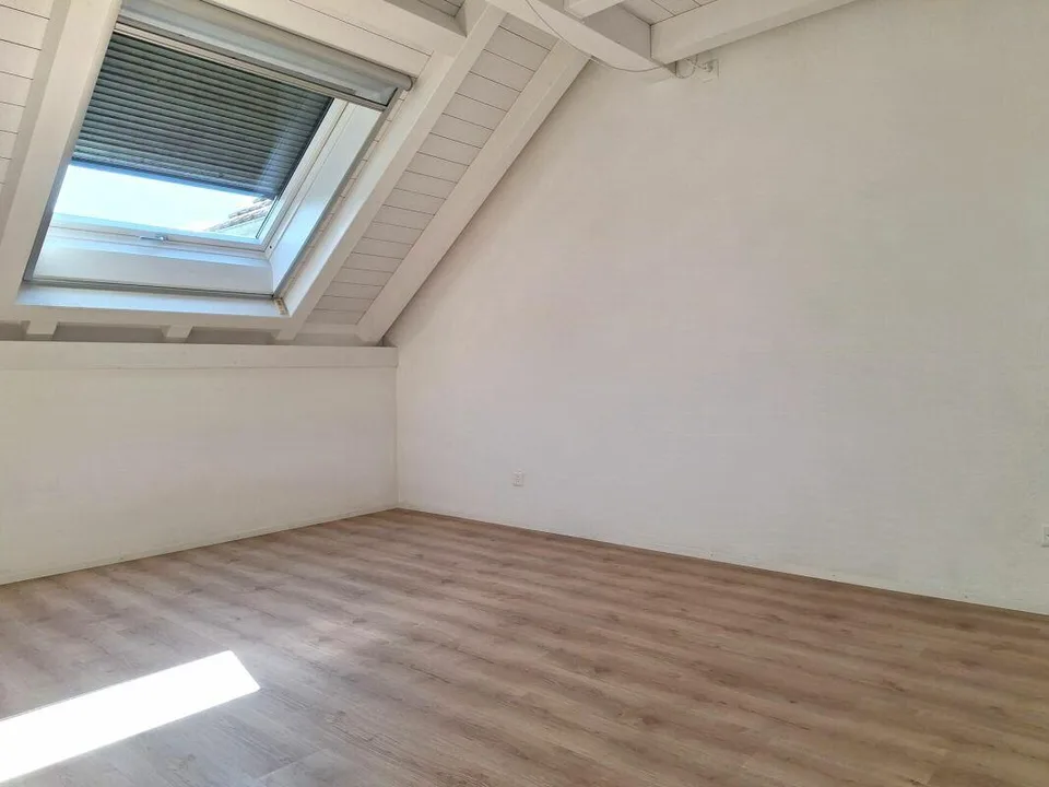Sie suchen eine 3.5-Zimmer-Galeriewohnung? Schauen Sie rein! – Foto 4 von 10