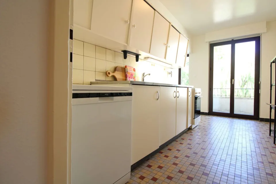 A well-connected western-Geneva base, minutes from the airport and the – Foto 9 von 20