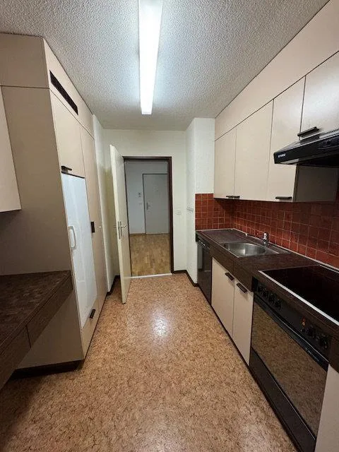 Grosszügige 2.5 Zimmer Wohnung mit Gartensitzplatz – Foto 4 von 8