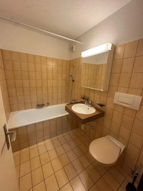 Grosszügige 2.5 Zimmer Wohnung mit Gartensitzplatz – Foto 6 von 8
