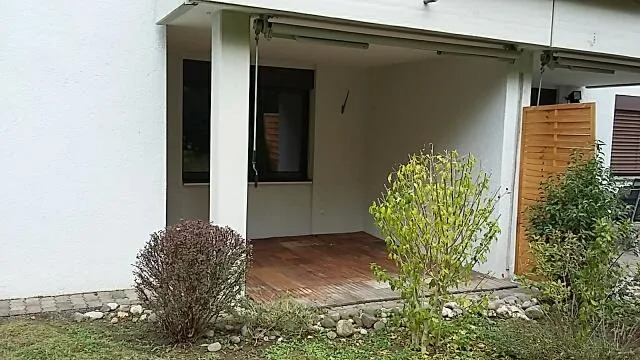 Grosszügige 2.5 Zimmer Wohnung mit Gartensitzplatz – Foto 8 von 8