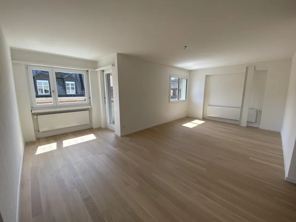 Moderne 2.5-Zimmer-Wohnung mit Balkon – Foto 4 von 8