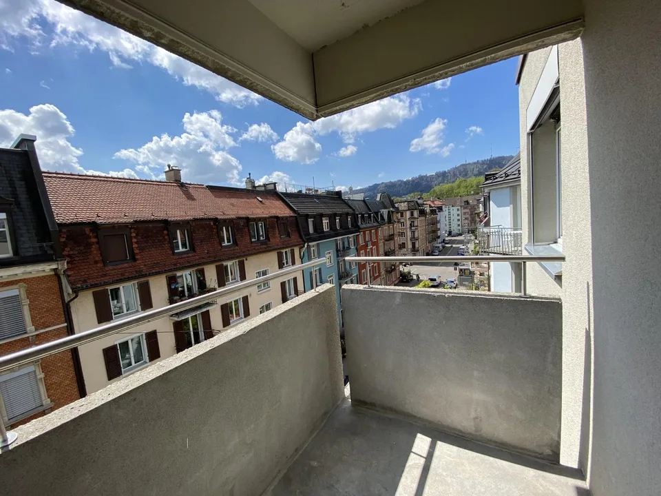 Moderne 2.5-Zimmer-Wohnung mit Balkon – Foto 8 von 8