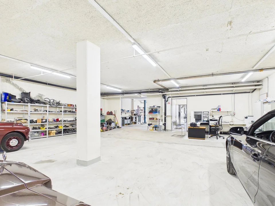 Il tuo garage dei sogni a Fällanden ti aspetta! – foto 4 di 13