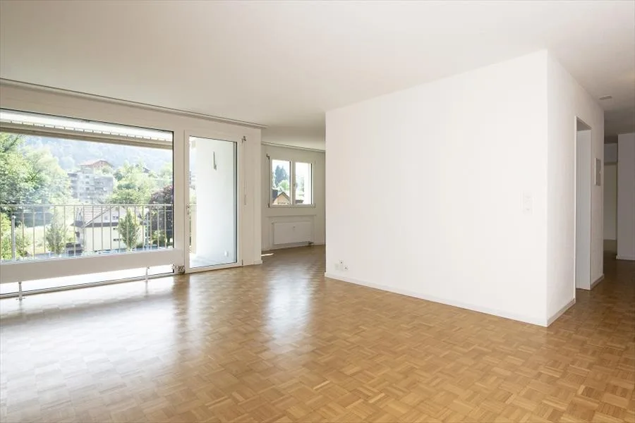 Ampio appartamento moderno in un ambiente verde – foto 4 di 9