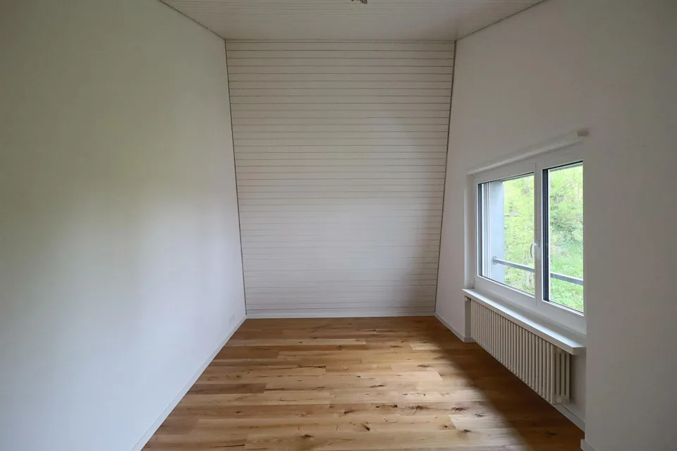Sonne & eine top Aussicht - 2.5 Zi.-Wohnung mit grosser Sonnenterrasse – Foto 3 von 9