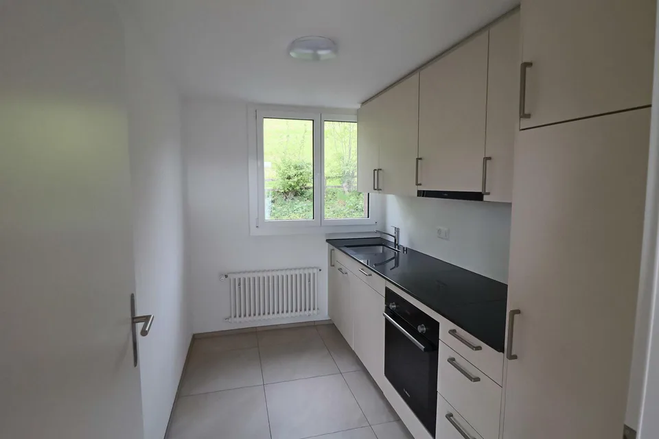 Sonne & eine top Aussicht - 2.5 Zi.-Wohnung mit grosser Sonnenterrasse – Foto 7 von 9