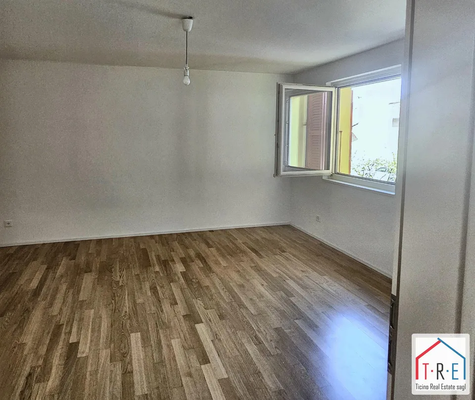 Stabio | Haus im Kern mit privatem Garten, Terrassen und Parkplatz – Foto 7 von 19