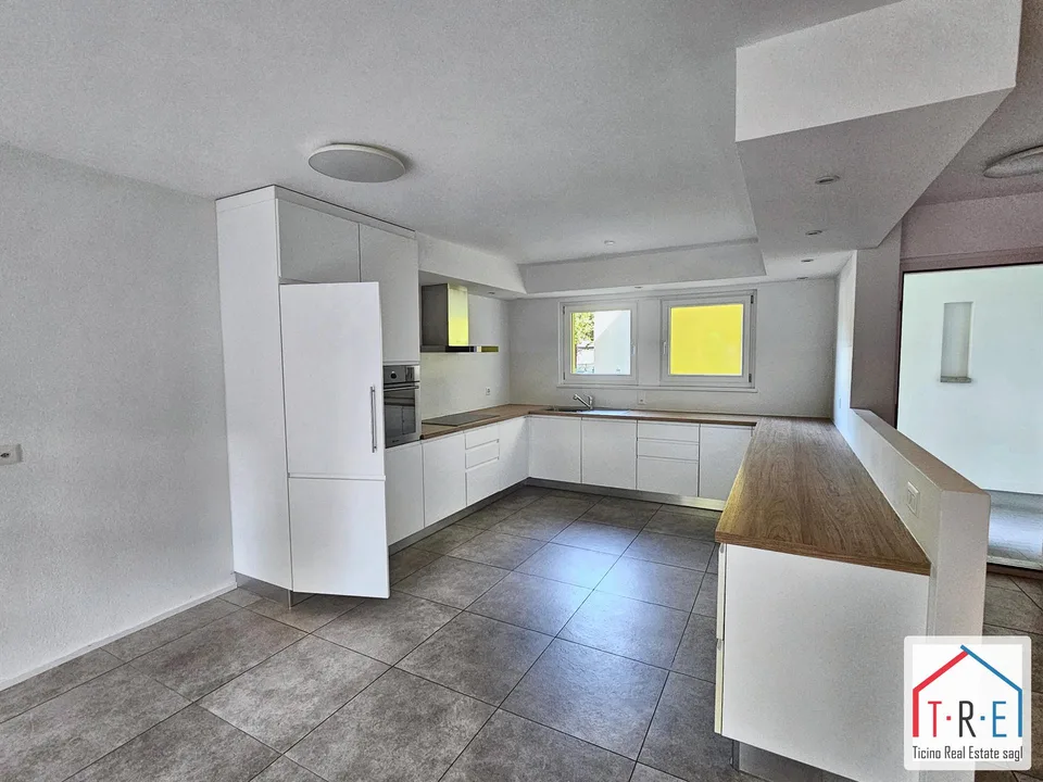Stabio | Haus im Kern mit privatem Garten, Terrassen und Parkplatz – Foto 4 von 19
