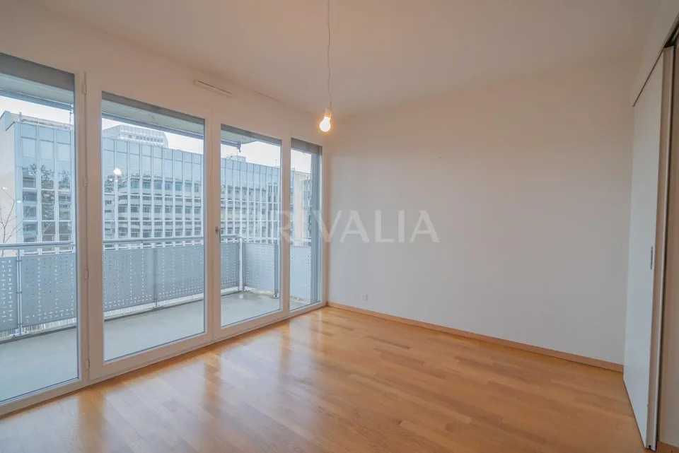 Superbe appartement traversant à quelques pas de la place des Nations – foto 3 di 9
