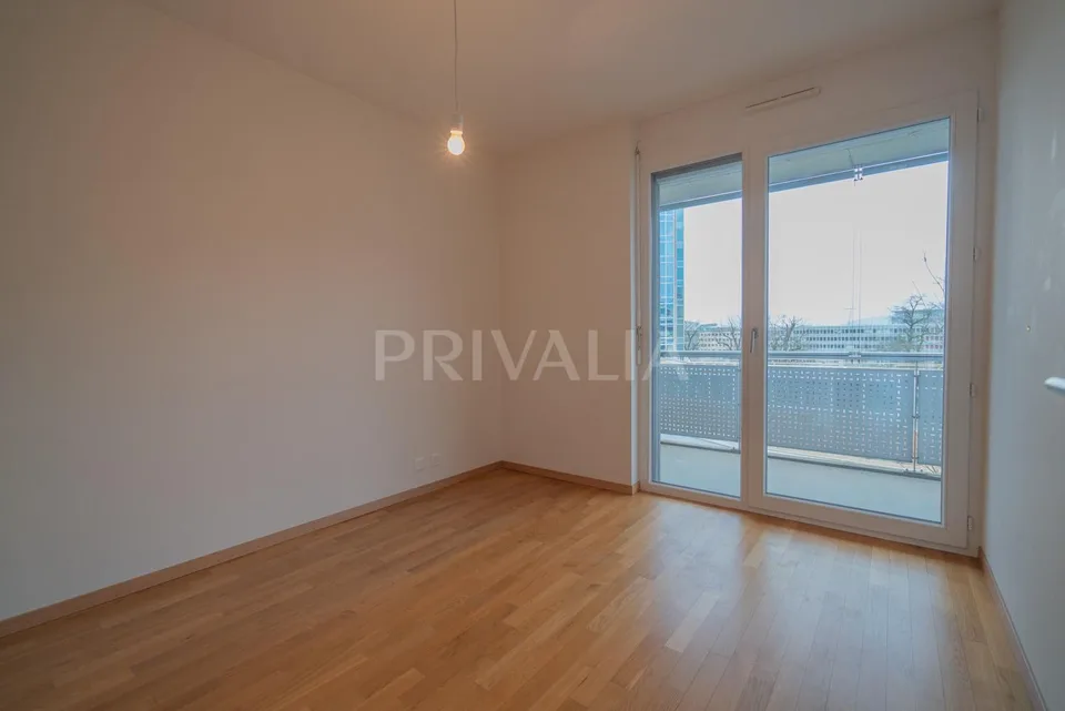 Superbe appartement traversant à quelques pas de la place des Nations – foto 5 di 9