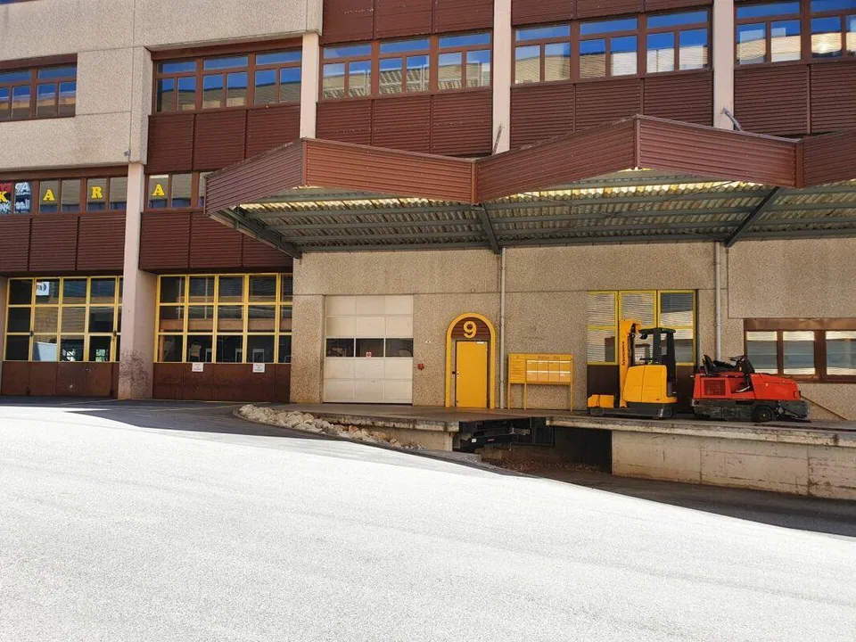 Espace de stockage et de service attractif directement sur l'autoroute A2 – photo 2 sur 5