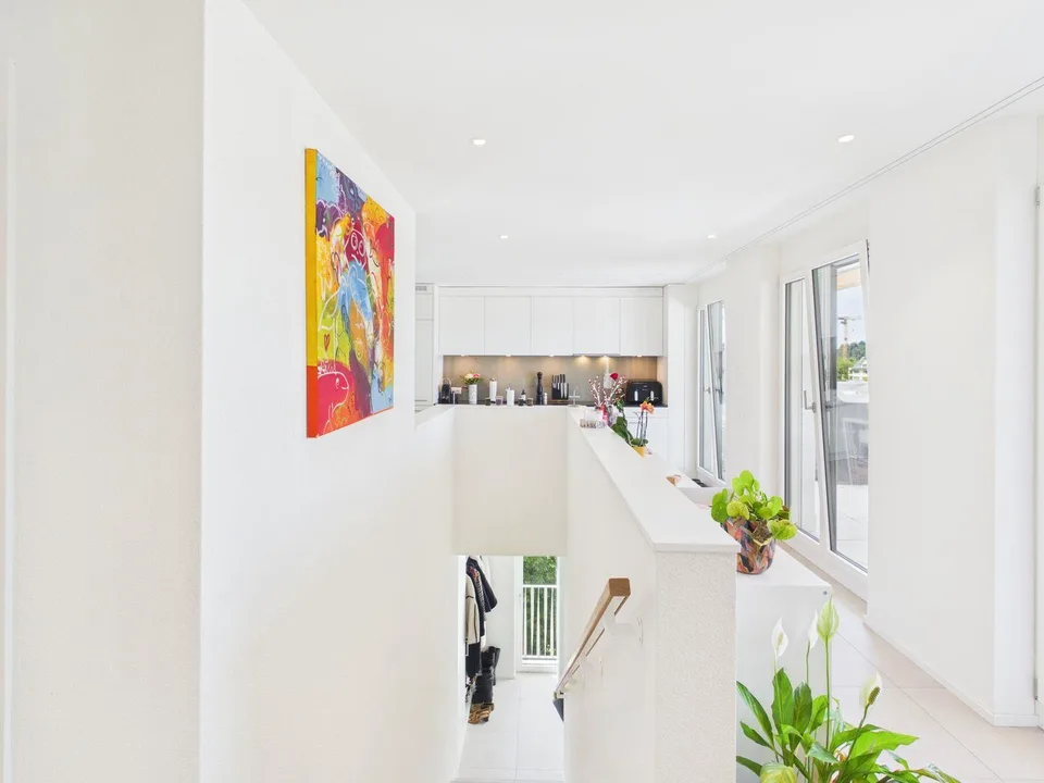 Lichtdurchflutete 3.5 Zimmer Penthousewohnung mit riesiger Terrasse, zentral in Luzern – Foto 4 von 14