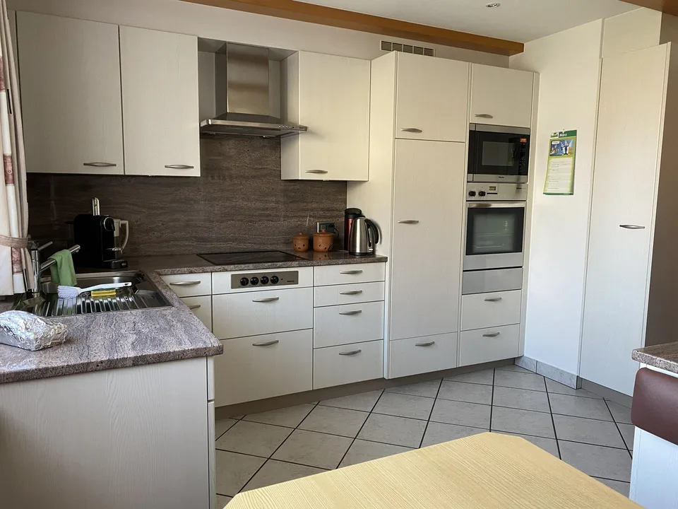 Hausteil mit 4,5 Zimmern mit grossem Garten – Foto 5 von 11