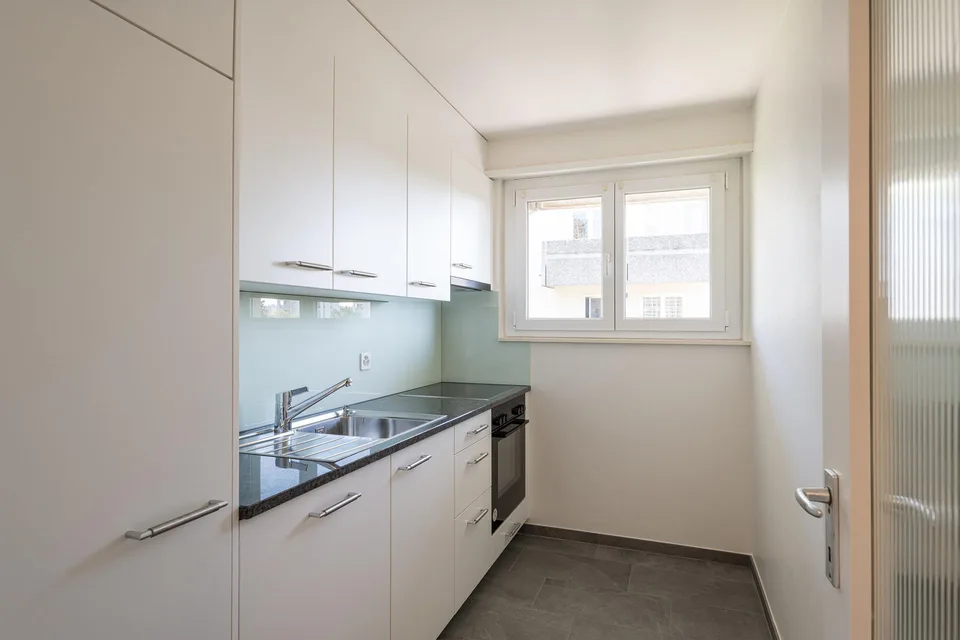 Appartamento ristrutturato di 4 locali 80m2 in zona tranquilla e centrale – foto 4 di 12