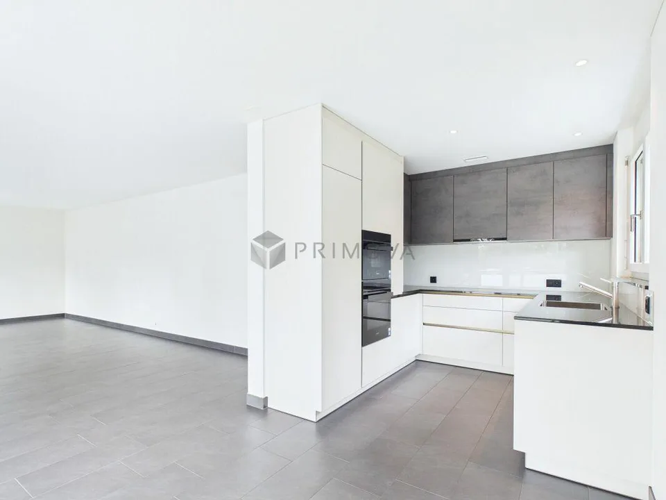Hochwertig renovierte 4.5 Zimmer-Wohnung mit sonniger Südterrasse i... – foto 6 di 12