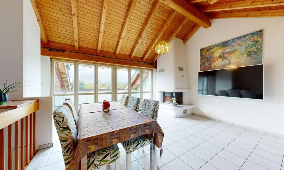 4-Zimmer-Duplexwohnung mit Terrasse und Cheminée – Foto 3 von 11
