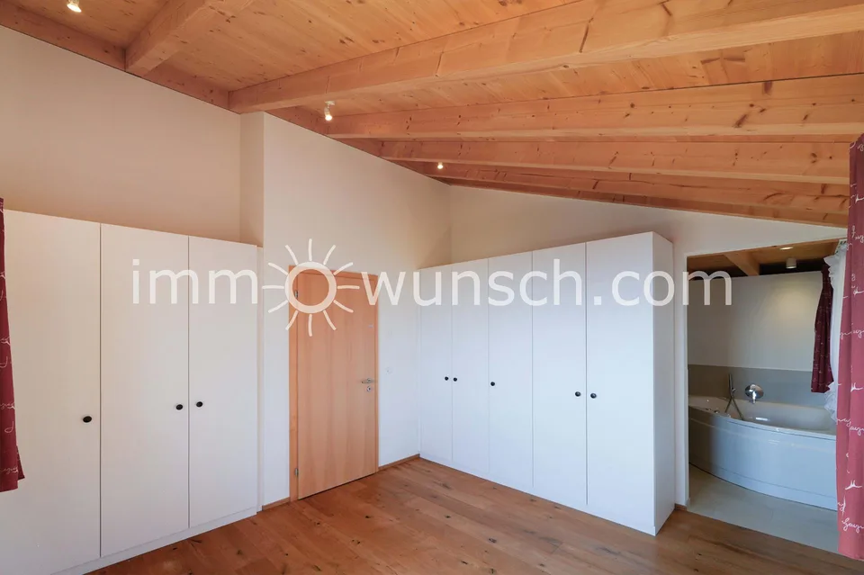 Natur, Ruhe und Wohnkomfort - modernes 6 ½ Zimmer Chalet mit Sauna ... – photo 9 sur 13