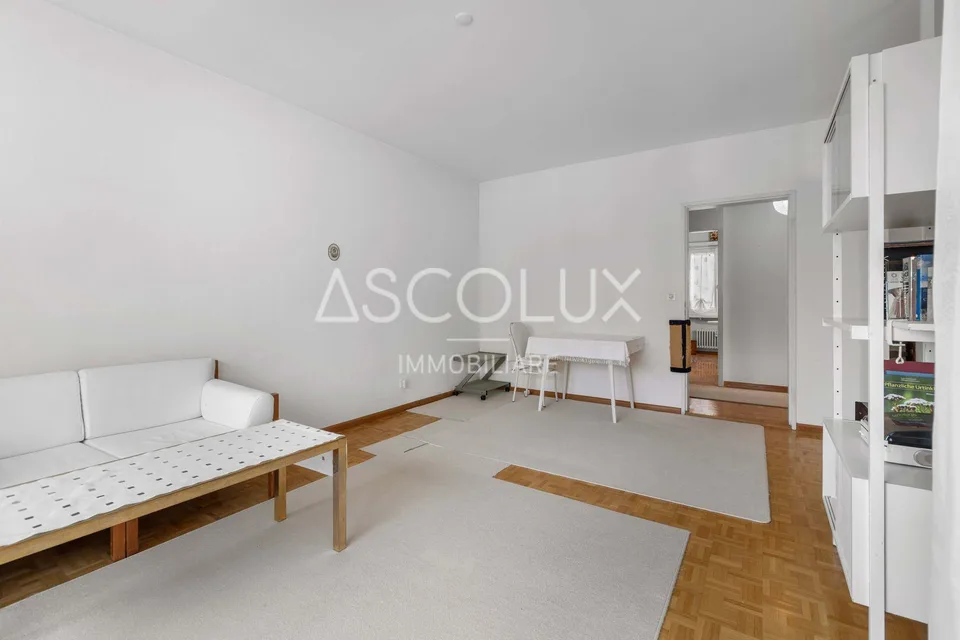 Ampio appartamento di 2.5 locali con parcheggio garage incluso in r... – Foto 4 von 25