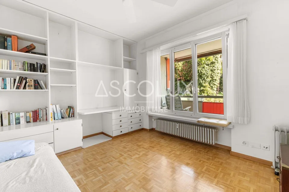 Ampio appartamento di 2.5 locali con parcheggio garage incluso in r... – Foto 6 von 25