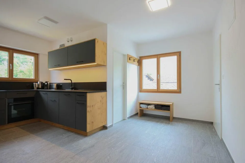 Renovierte 2½-Zimmer-Ferienwohnung im 2. OG in nächster Nähe zu der Bergbahnstation – Foto 6 von 10