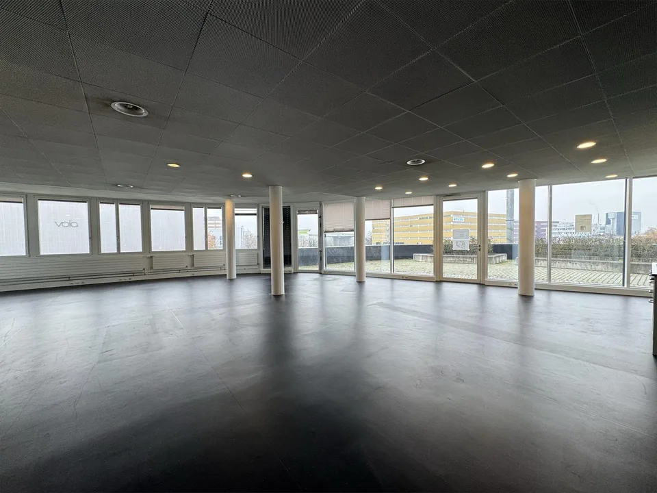 Attraktive Büro-, Praxis-, Dienstleistungsfläche im INSIDE Volketswil – foto 5 di 6