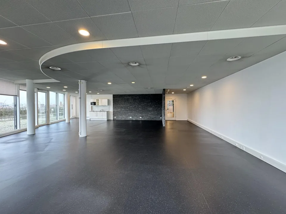 Attraktive Büro-, Praxis-, Dienstleistungsfläche im INSIDE Volketswil – foto 6 di 6