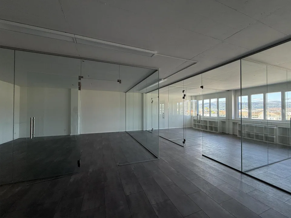 Helle Bürofläche in Oftringen modern ausgebaut und bezugsbereit – Foto 3 von 9
