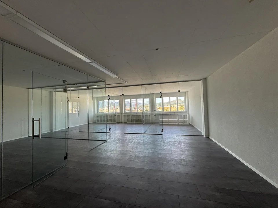 Helle Bürofläche in Oftringen modern ausgebaut und bezugsbereit – Foto 8 von 9
