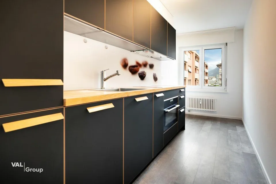 Moderno appartamento di 2,5 stanze in posizione centrale a Visp – foto 3 di 10