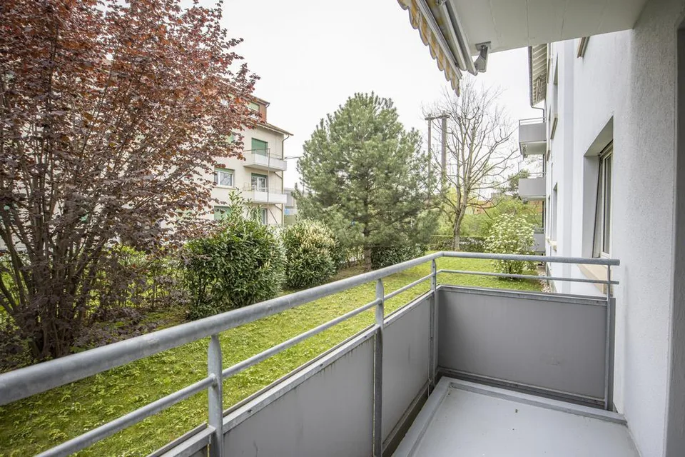 Appartamento luminoso con cucina e bagno rinnovati – foto 6 di 8