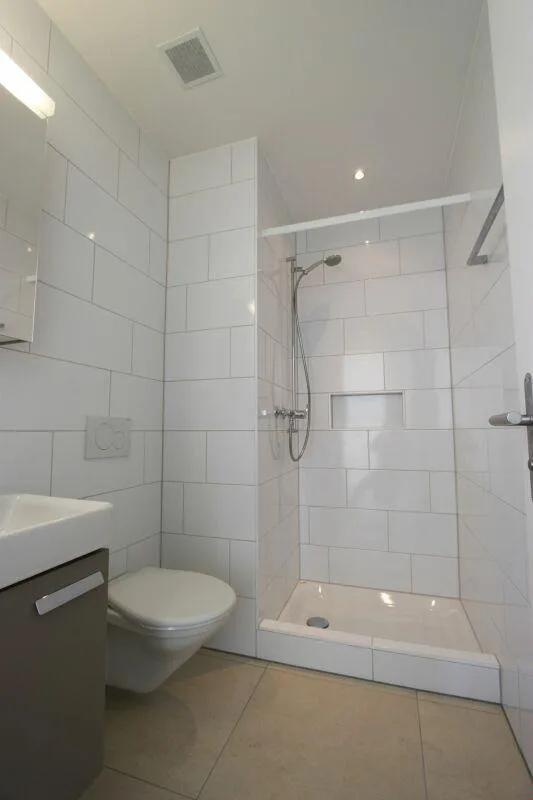 Moderne 2.5-Zimmer-Attikawohnung – Foto 5 von 5